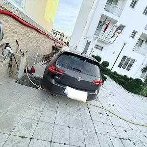 Lakaj 3*, Velipoje Albania